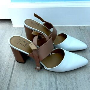 Naturalizer, white/nude, size 9 1/2, 3 inch pump.